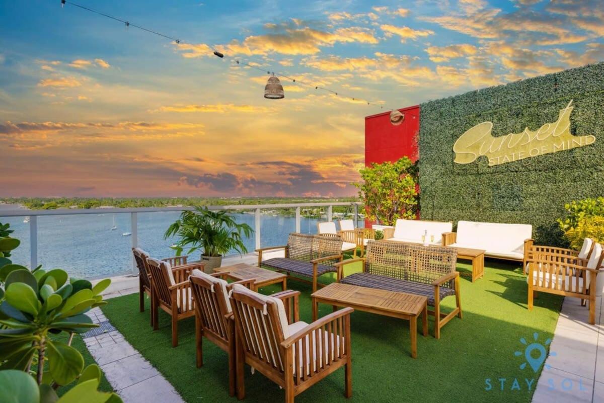 Beachfront Condo-Roofto Pool- 2 Bedrooms 2 Bedroom ! Hollywood Exterior photo