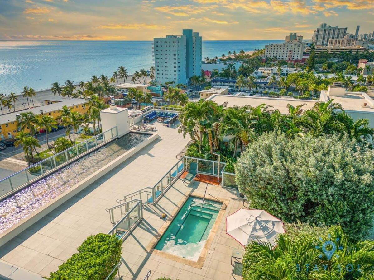Beachfront Condo-Roofto Pool- 2 Bedrooms 2 Bedroom ! Hollywood Exterior photo