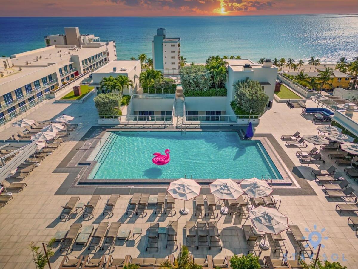 Beachfront Condo-Roofto Pool- 2 Bedrooms 2 Bedroom ! Hollywood Exterior photo