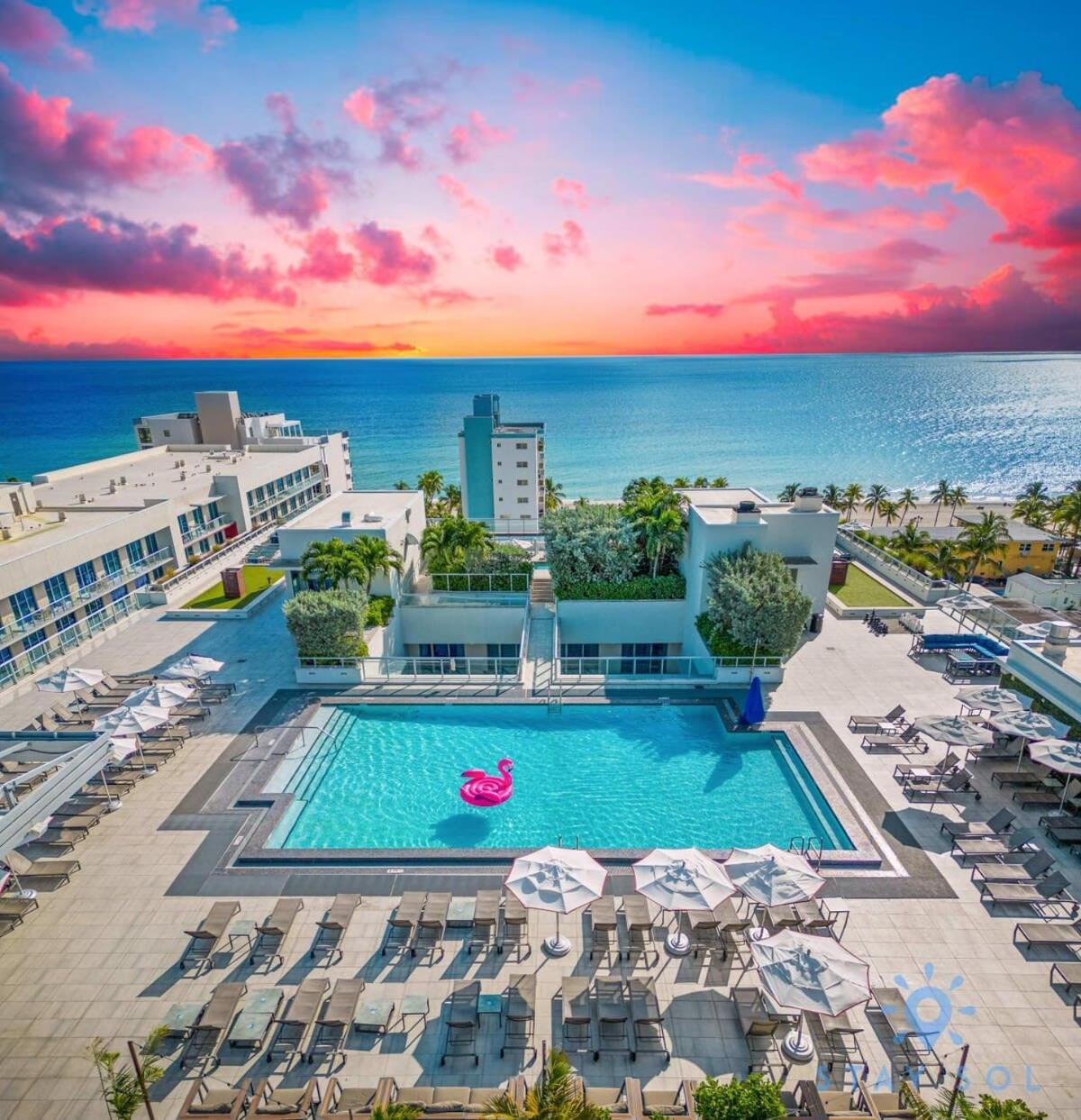 Beachfront Condo-Roofto Pool- 2 Bedrooms 2 Bedroom ! Hollywood Exterior photo