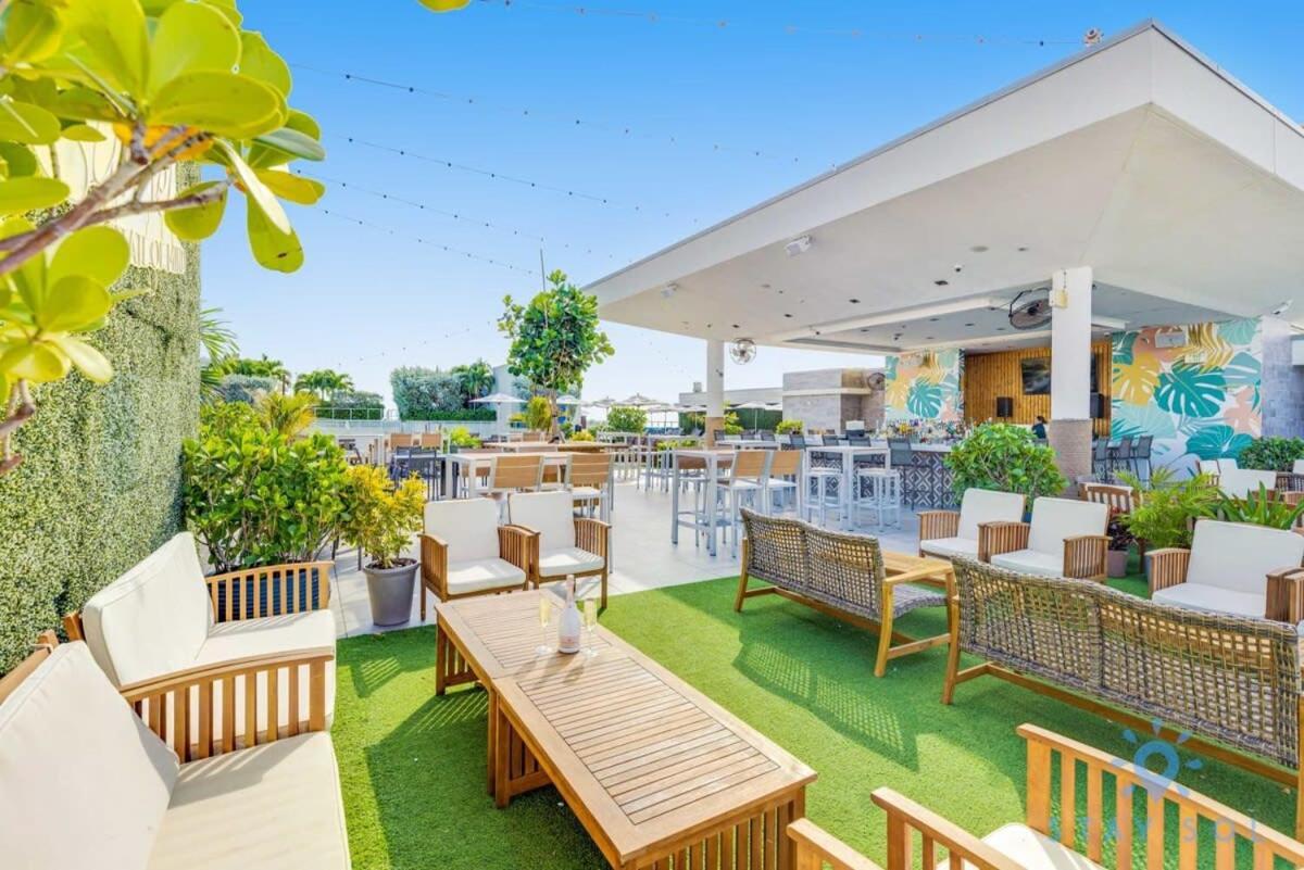 Beachfront Condo-Roofto Pool- 2 Bedrooms 2 Bedroom ! Hollywood Exterior photo