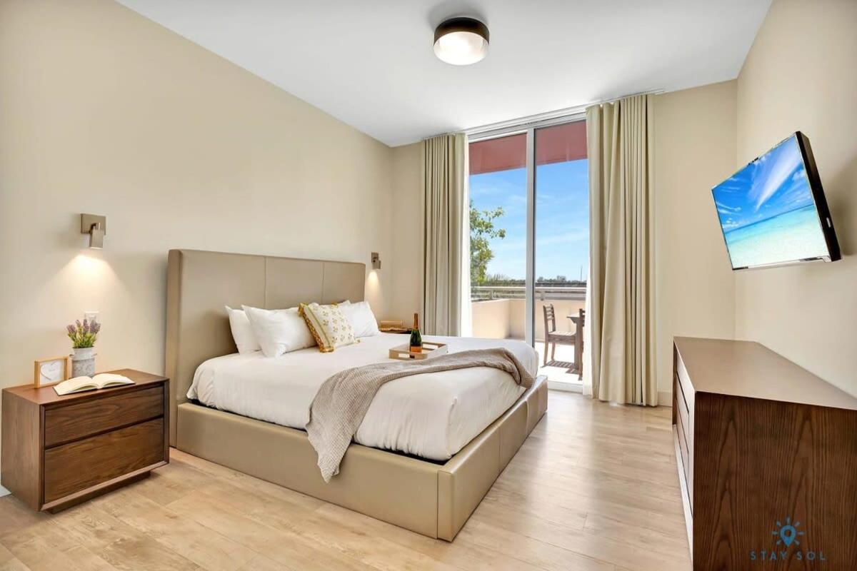 Beachfront Condo-Roofto Pool- 2 Bedrooms 2 Bedroom ! Hollywood Exterior photo