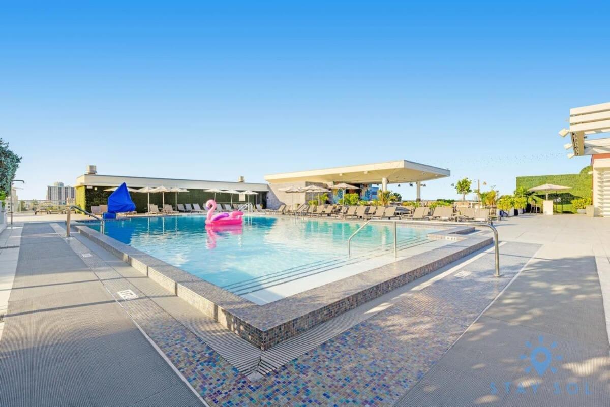 Beachfront Condo-Roofto Pool- 2 Bedrooms 2 Bedroom ! Hollywood Exterior photo