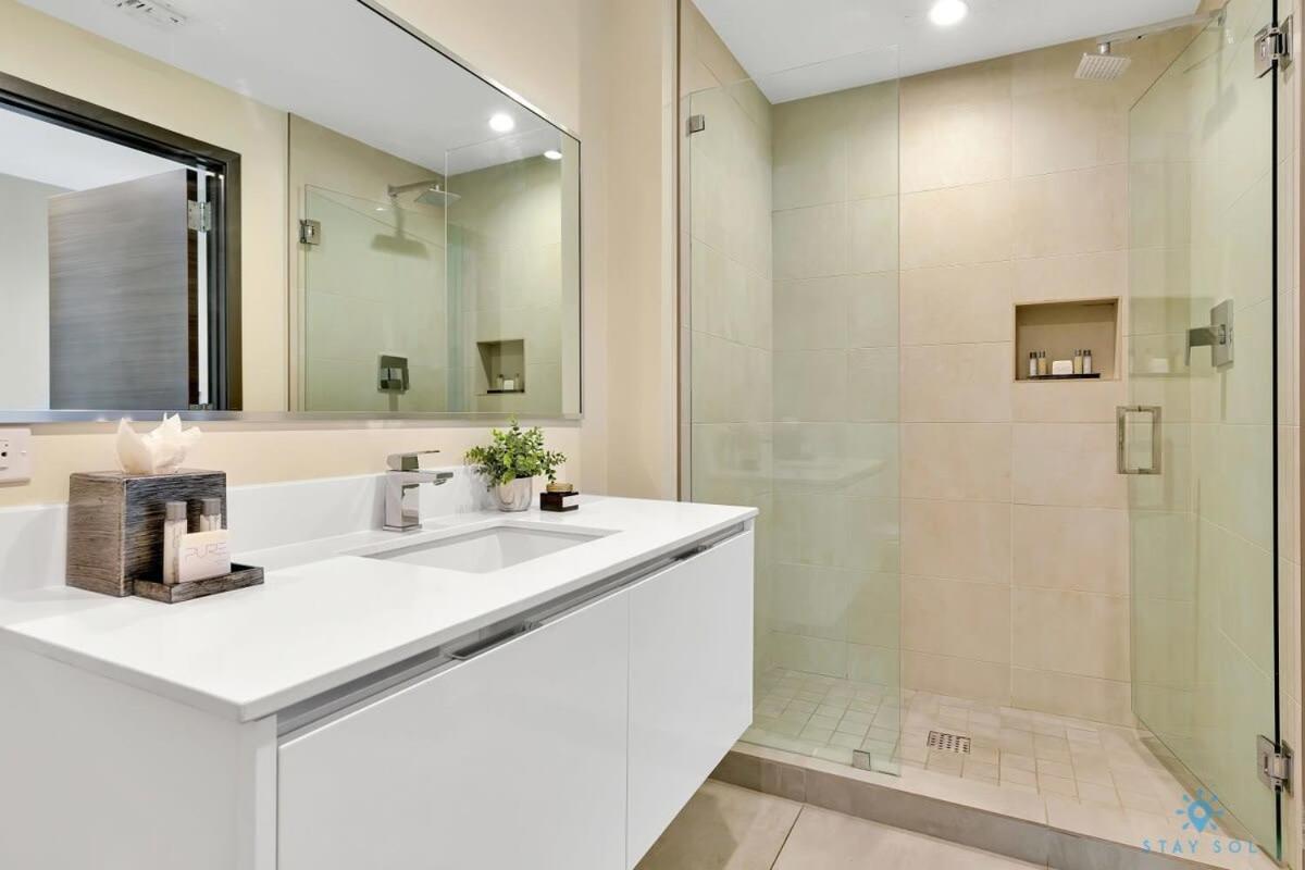 Beachfront Condo-Roofto Pool- 2 Bedrooms 2 Bedroom ! Hollywood Exterior photo