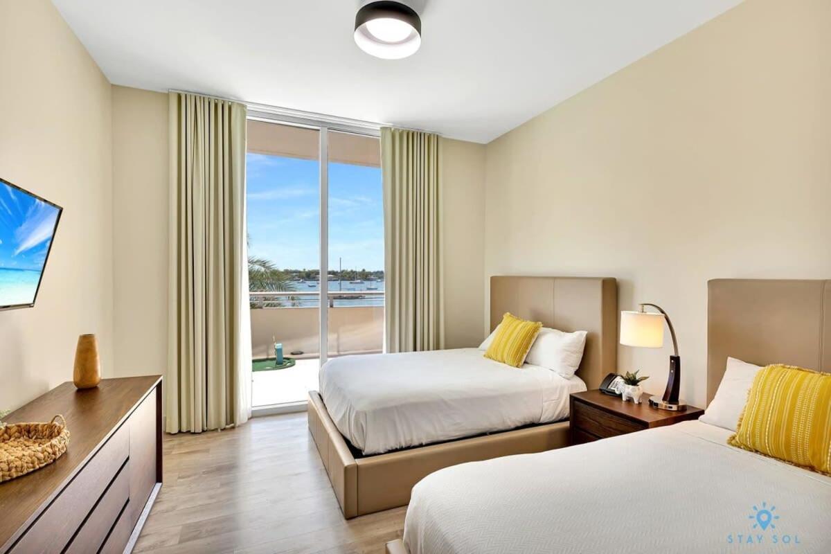 Beachfront Condo-Roofto Pool- 2 Bedrooms 2 Bedroom ! Hollywood Exterior photo