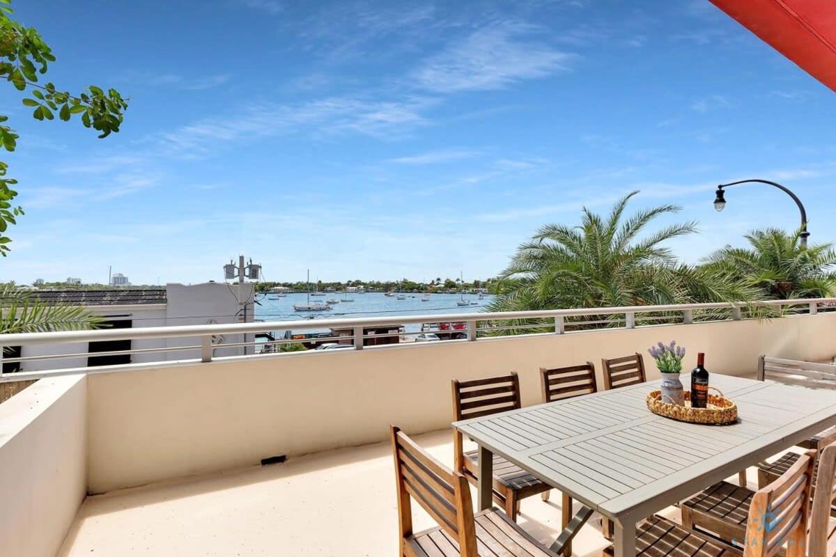 Beachfront Condo-Roofto Pool- 2 Bedrooms 2 Bedroom ! Hollywood Exterior photo